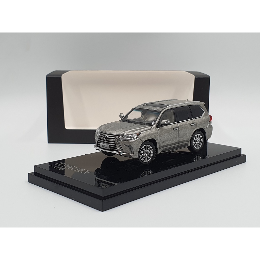 LEXUS LX570 SONIC QUARTZ CLOUD SILVER