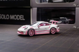 PORSCHE 911 GT3 RS PINK