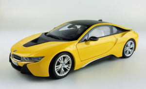 BMW I8 SPEED YELLOW