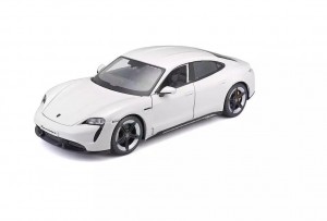 PORSCHE TAYCAN TURBO S WHITE