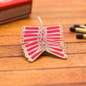 CRACKERS LAPEL PIN