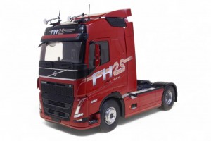 VOLVO TRUCKS FH GLOBETROTTER XL S2400104    