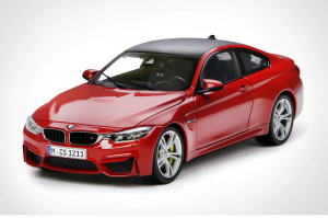 BMW M4 COUPE SAKHIR ORANGE
