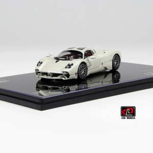 PAGANI UTOPIA-WHITE 